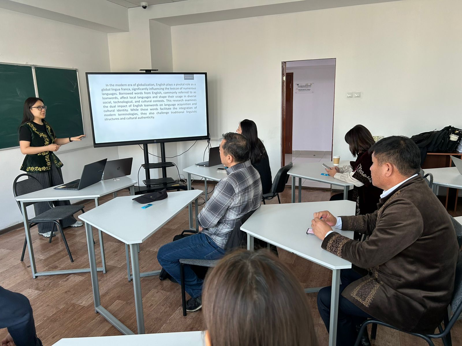 Қытайтану кафедрасында «The Influence of Loanwords on the Teaching of Lexical Aspects of Speech» тақырыбында ғылыми семинар өткізілді